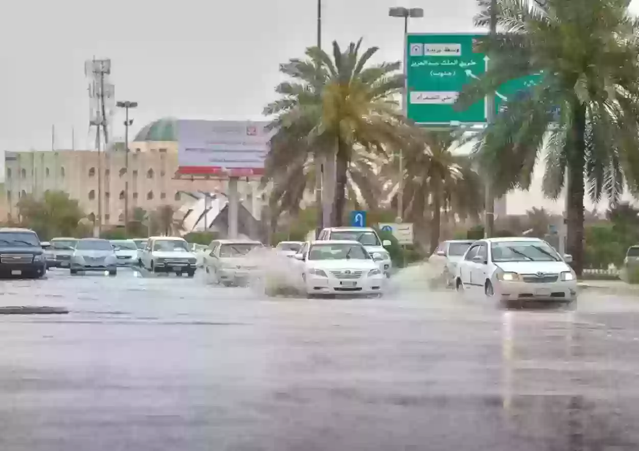 قمة الحرارة رغم انهمار الأمطار من سماء السعودية