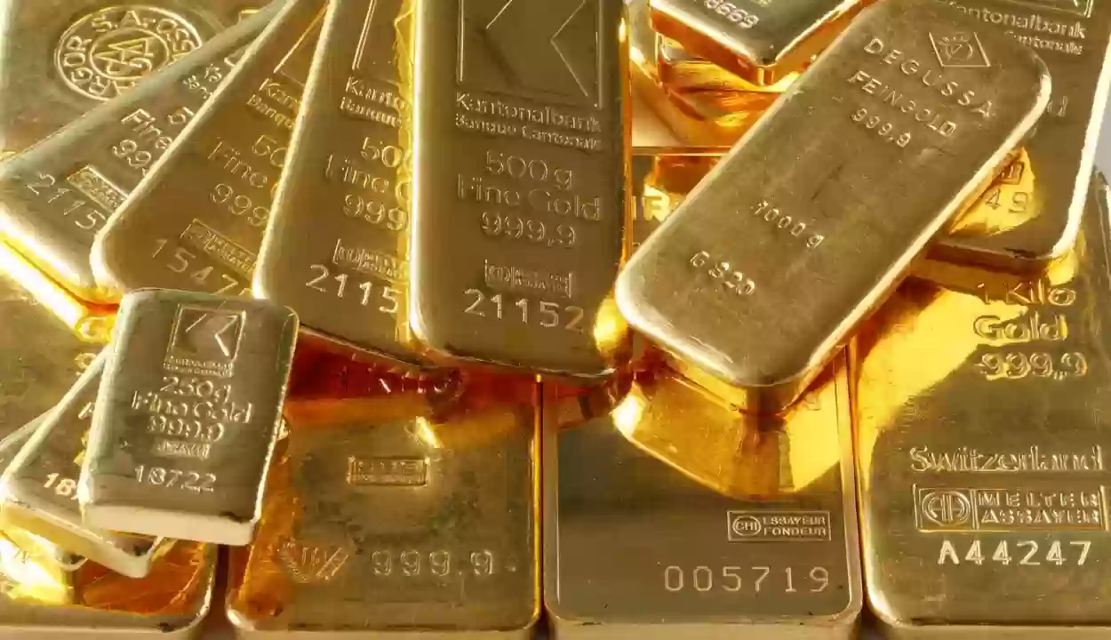 هل تستمر حالة سقوط أسعار الذهب في السعودية طويلًا؟!
