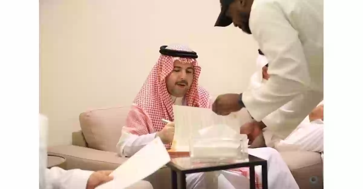 أمير سعودي يعلن مقاضاة أفضل لاعبي الكرة المصرية